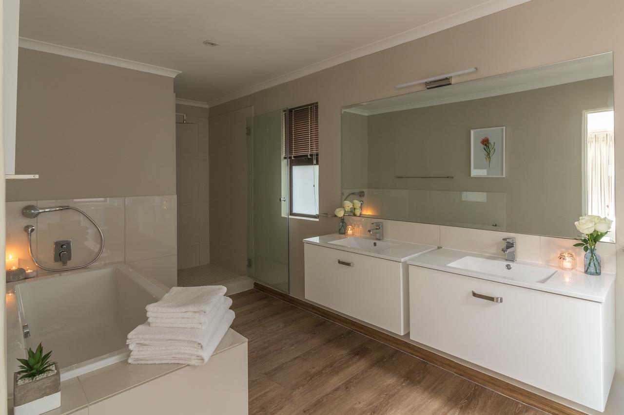 Protea Point Bed & Breakfast Cape Town Bagian luar foto